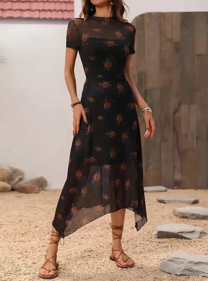 Vestido Assimétrico de Malha Estampada Floral com Gola Alta e Manga Curta